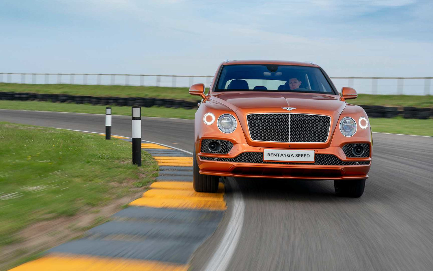 Comparison Bentley Bentayga Speed 2020 Vs Bmw X7